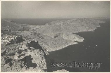 Τοπίο και μερική άποψη κατοικιών, Νότιο τμήμα Πούντα Χρυσοσπηλιά.