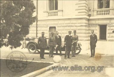 King Alexandros and senior officers (General Korakas, Colonel P. Soutsos, Colonel Vasilis Melas) outside the Palace
