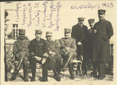 Μέλη της Επαναστατικής Επιτροπής στο Ναύσταθμο: Ν. Πλαστήρας, Ν. Λοπρέστης, Θ. Πάγκαλος, Στ. Γονατάς, Αλ. Χατζηκυριάκος, Πρωτοσύγγελος και Σακελλαρόπουλος.