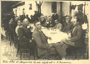 Ο Ελευθέριος Βενιζέλος και ο Αλέξανδρος Κασσαβέτης σε συνεστίαση.