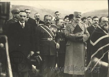Minister for Military Affairs Georgios Kondylis, his Serbian opposite number,  Ambassador Melas and Greek dignitaries attending a memorial service at a Greek cemetery
