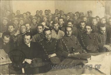 18-30 Μαρτίου. Δίκη των δημοκρατικών αξιωματικών του στρατιωτικού κινήματος της 1ης Μαρτίου: Στέφανος Σαράφης, Χριστόδουλος Τσιγάντες, Ιωάννης Στεφανάκος, Χρ. Τριανταφυλλίδης, Ιωάννης Τσιγάντες.