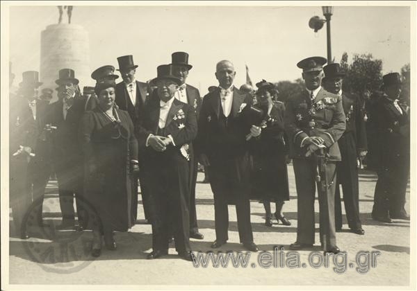 Ioannis Metaxas with his wife and government officials (Minister  for Marine Affairs Ippokratis Papavasiliou, Theodoros Tourkovasilis) at the unveiling of the equestrian statue of King Konstantinos I at the Mars Field