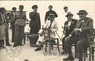 Ο Ιωάννης Μεταξάς, ο Κωνσταντίνος Μανιαδάκης (υφυπουργός Ασφαλείας) και ο Θεόδωρος Τουρκοβασίλης σε επίσκεψή τους στην Κεφαλονιά.