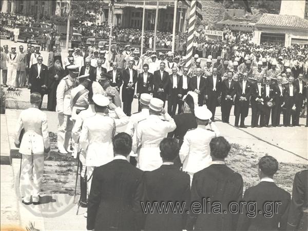 Prime Minister Alexandros Papagos and King Pavlos I' receiving Marshal Tito.