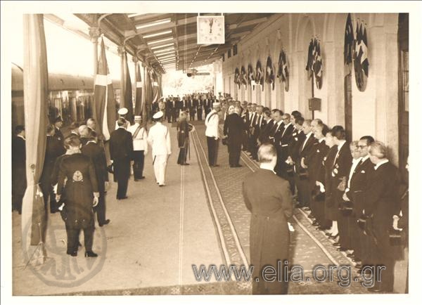 Reception of the President of the Federal Republic of Germany, Theodor Heuss, at the Larissa station.