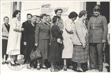 Women voting for the first time at an election (for the office of mayor), 259 Thession polling station