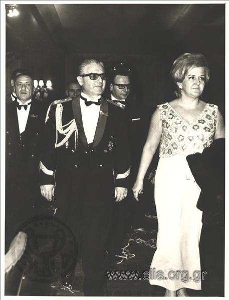 Regent G. Zoïtakis and his wife arriving at an official function