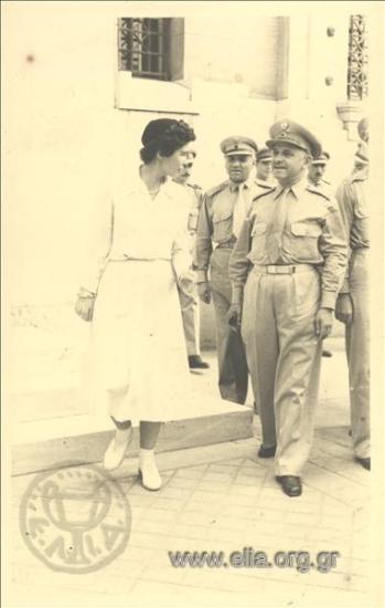 Σωτήρης Αναγνωστόπουλος και βασίλισσα Φρειδερίκη.