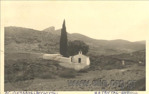 Το εκκλησάκι του Αγίου Νικολάου στον Βατώντα.