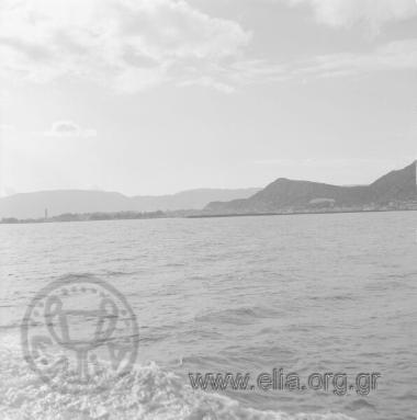 Το λιμάνι και η πόλη της Ζακύνθου, λήψη από τη θάλασσα.