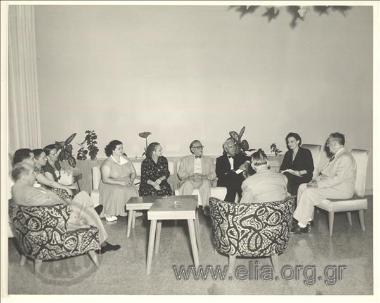 Ο Αλεξάντερ και η Αμαλία Φλέμινγκ με συντροφιά.