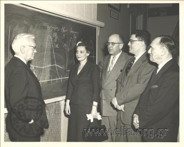 Αλεξάντερ και Αμαλία Φλέμινγκ με συντροφιά.