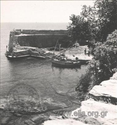 Μονή Μεγίστης Λαύρας, παραθαλάσσιο τοπίο.