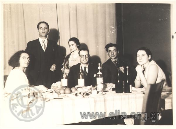 Elpida Kastanaki, Thrasos Kastanakis and André Mirabel in companey over dinner