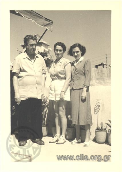 Thrasos Kastanakis with Elpida and a girlfriend