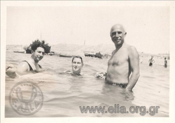Thrasos Kastanakis, Elpida and a strager swimming