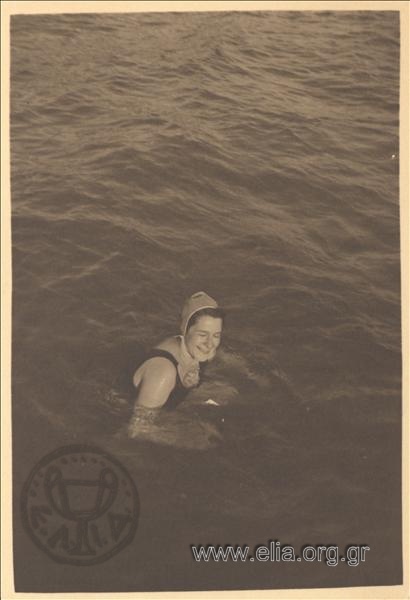 Elpida Kastanaki swimming.
