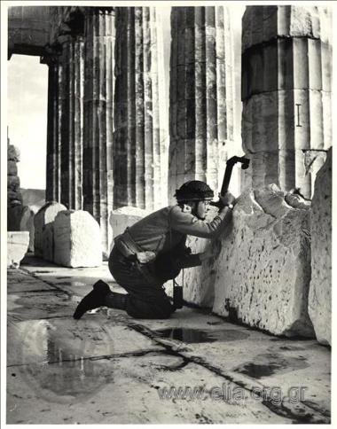 Dekemvriana (December clashes). 