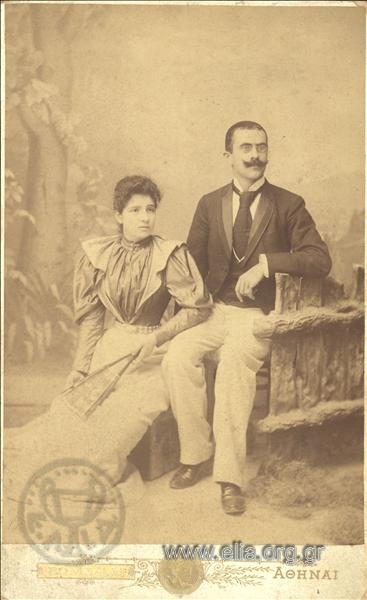 Ο Βασ. Θεμ. Κουρουσόπουλος με την αδελφή του Ευδοκία (;).