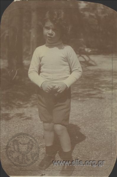 Ο Νικόλας Κάλας (1907-1988), παιδί, στον Εθνικό Κήπο.