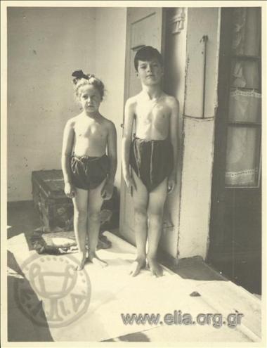 Nikolaos Kalas (1907-1988) and Hélène, children, in their underwear, Champ Soleil