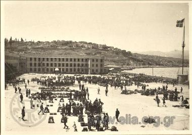 Ελληνική κατοχή της Σμύρνης. Άποψη στρατώνα που εγκαταλείφθηκε από τους τούρκους .