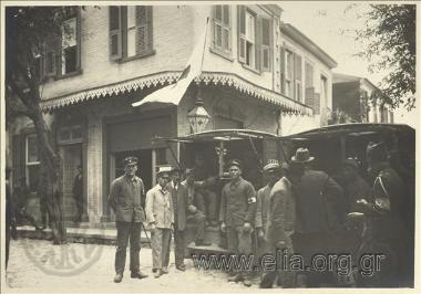 Greek  occupation of Smyrna. Health laboratory and its staff