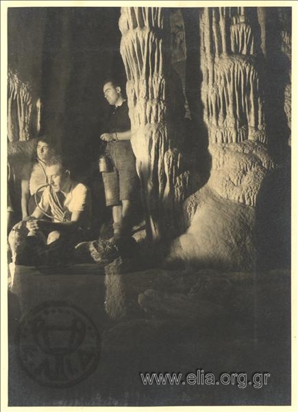 Hermes Cave at Zireia, workers.