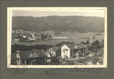General view including the port