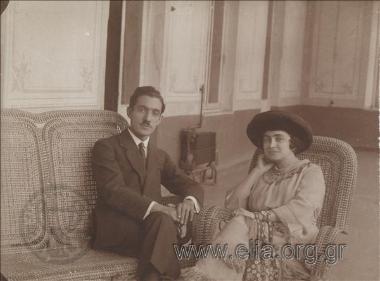 Πορτραίτο του Λουκά Καστανάκη, αδερφού του Θράσου Καστανάκη (1901-1967), με τη σύζυγό του, Μίλα.