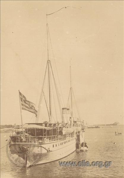 The royal cabin cruiser 