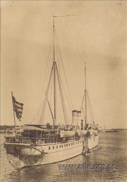 The royal cabin cruiser 