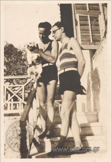 Δύο άνδρες με μαγιώ.