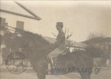 Έφιππος αξιωματικός.