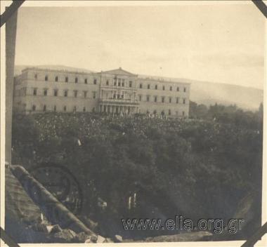 The return of King Konstantinos II to the throne