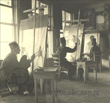 Μοναχοί σε εργαστήρι αγιογραφίας.