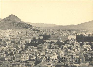 Άποψη της πόλεως με τη Βουλή και το Λυκαβητό.