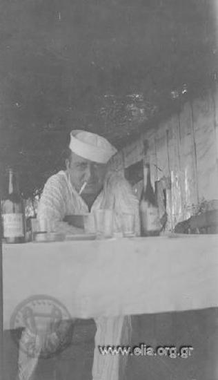 Πορτραίτο άνδρα με ναυτικό πηλίκιο.