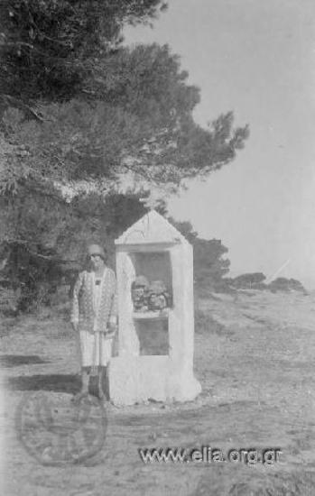 Η Ίρις σε εικονοστάσι.