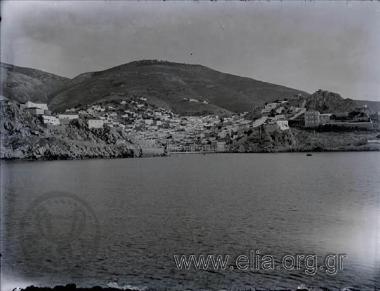 General view of Hydra from a ship