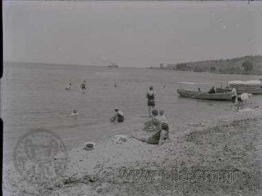 The holiday makers of the Wayfaring Association having a swim