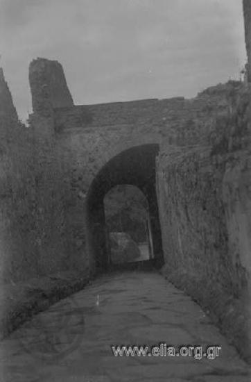 Κάστρο (Castello Maniace?).