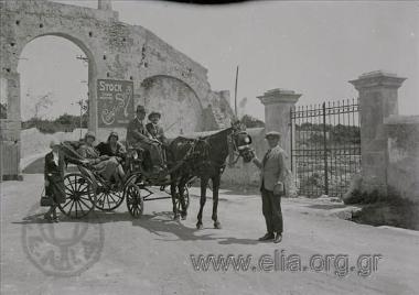Οι εκδρομείς σε άμαξα.