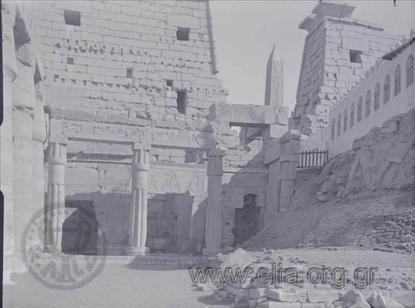 Luxor: τμήμα του ναού.
