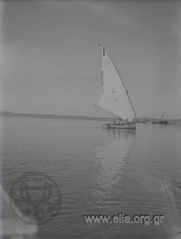 Βάρκα στη λίμνη του Ασσουάν (Aswan).