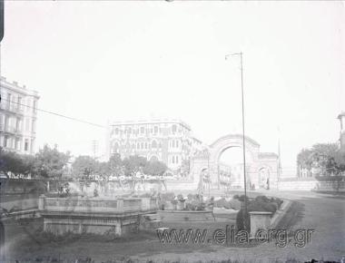 Η αυλή του ναού της Αγίας Σοφίας.