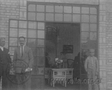 Πρώτη Διεθνής Έκθεσις Θεσσαλονίκης: το περίπτερο των εταιριών 