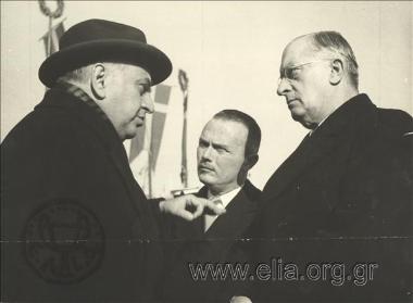 Συνομιλία Κωνσταντίνου Τσαλδάρη, Σοφοκλή Βενιζέλου και Γεράσιμου Β. Βασιλειάδη.