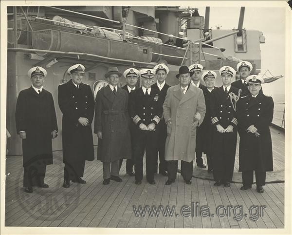 Επίσκεψη του Γεράσιμου Β. Βασιλειάδη σε πλοίο του Αμερικανικού Πολεμικού Ναυτικού.